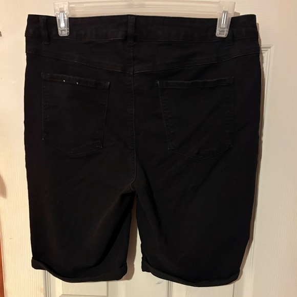 d. jeans Women's Black Bermuda Shorts - Picture 5 of 6